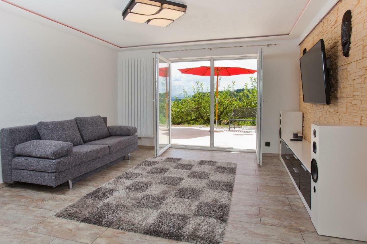 Residenz Cheval Messe FN Villa Ravensburg Buitenkant foto