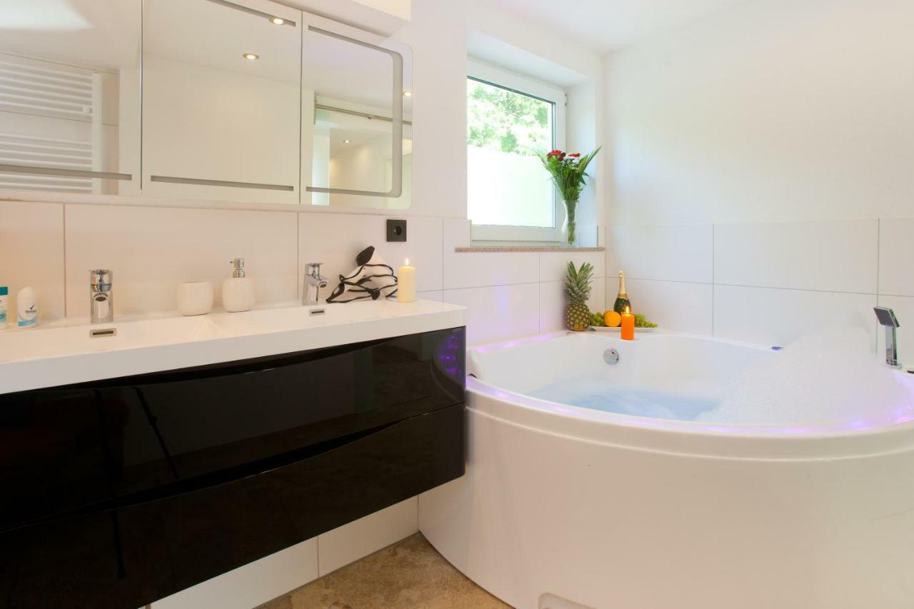 Residenz Cheval Messe FN Villa Ravensburg Buitenkant foto